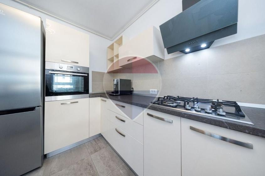 Apartament cu 2 camere decomandat, mobilat în Tractorul