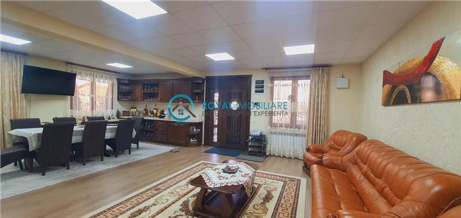 Casă individuală cu 4 camere cu Canalizare în Traian