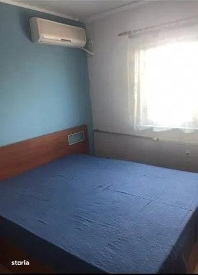 Apartament cu 4 camere decomandat în Păcii