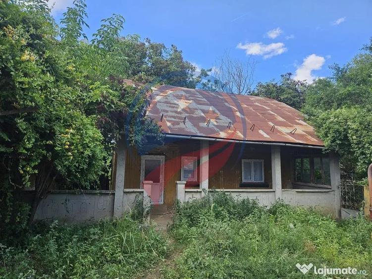 Casă cu 4 camere cu Teren 1963 Mp în Foișor