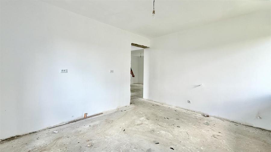 Casă cu 4 camere cu Teren 450 Mp în Aroneanu