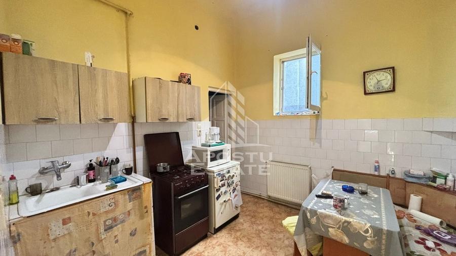 Apartament cu 2 camere de vanzare la curte comuna,Iosefin,Timisoara - 2