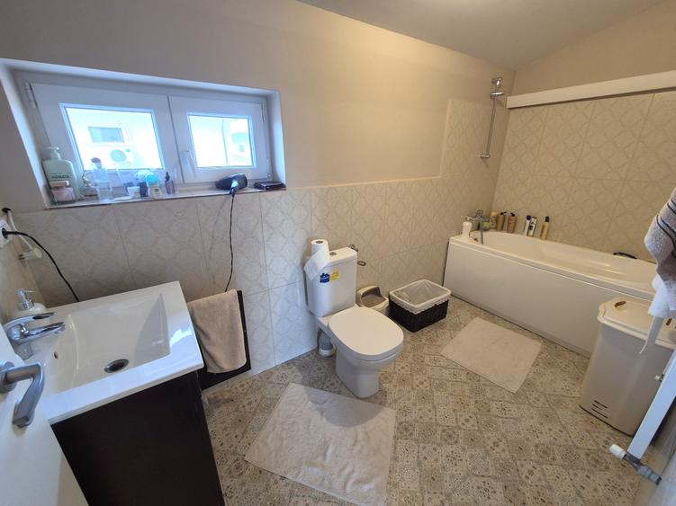 Duplex cu 4 camere cu Canalizare în Vladimirescu