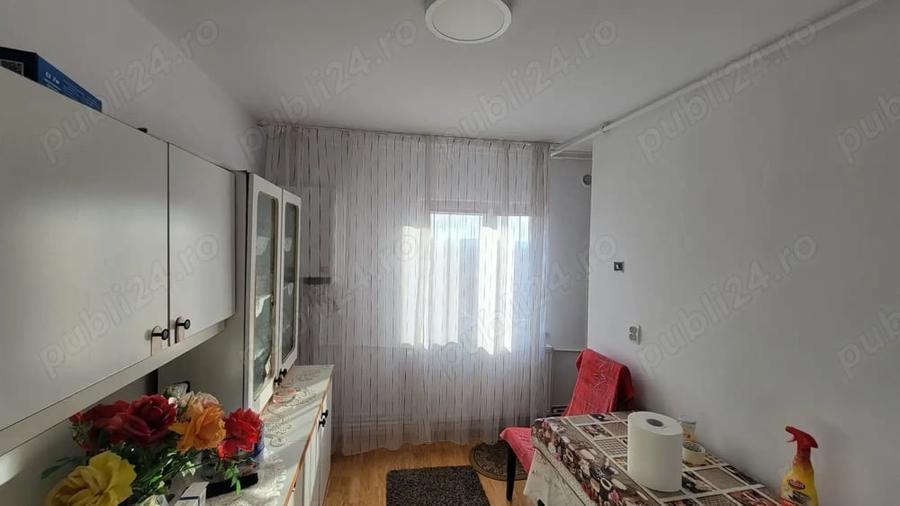 Apartament cu 2 camere decomandat în Exterior Vest