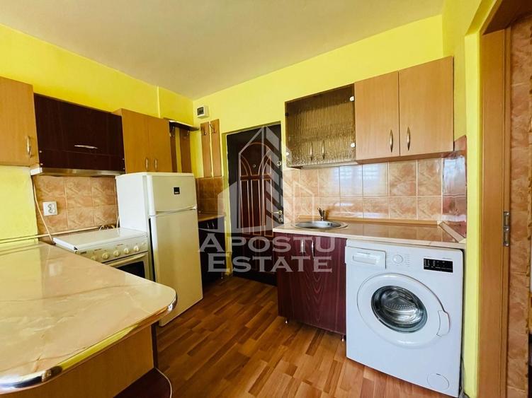 Apartament cu 2 camere semidecomandat în Intim