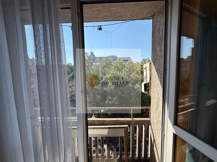 Apartament cu 2 camere semidecomandat, mobilat în Universitate