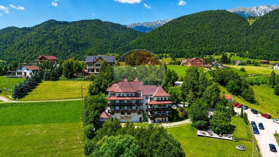 Hotel/Pensiune, de 1,200 mp, în Peștera