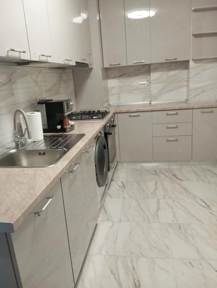 Apartament cu 2 camere decomandat în Titan