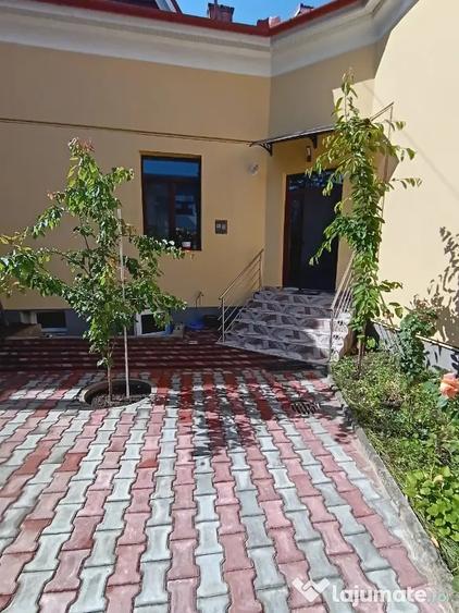 Casă cu 3 camere în Central