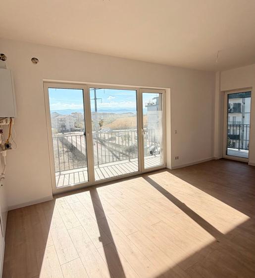 Apartament cu 2 camere semidecomandat în Turnișor