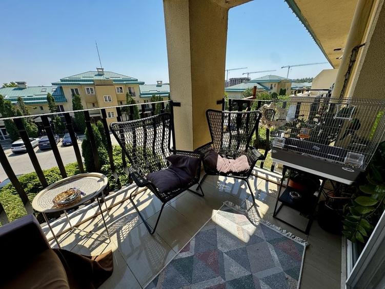 Apartament cu 3 camere semidecomandat în Ștefăneștii de Jos