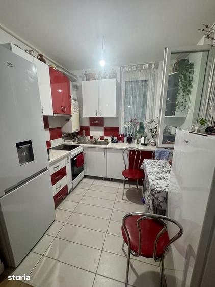 Apartament cu 2 camere semidecomandat în Subcetate