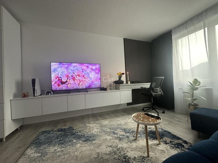 Apartament cu 2 camere semidecomandat în Județean
