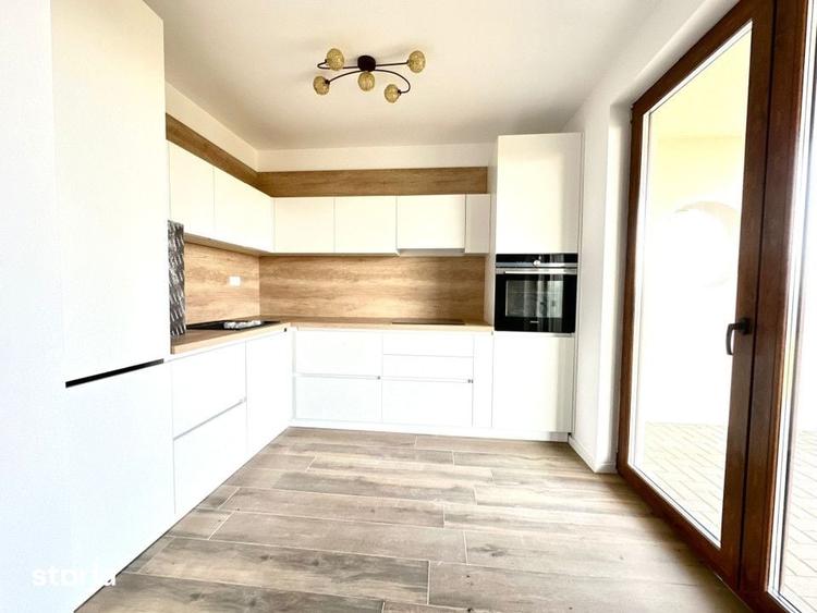 Casă cu 5 camere cu Teren 400 Mp în Sânandrei