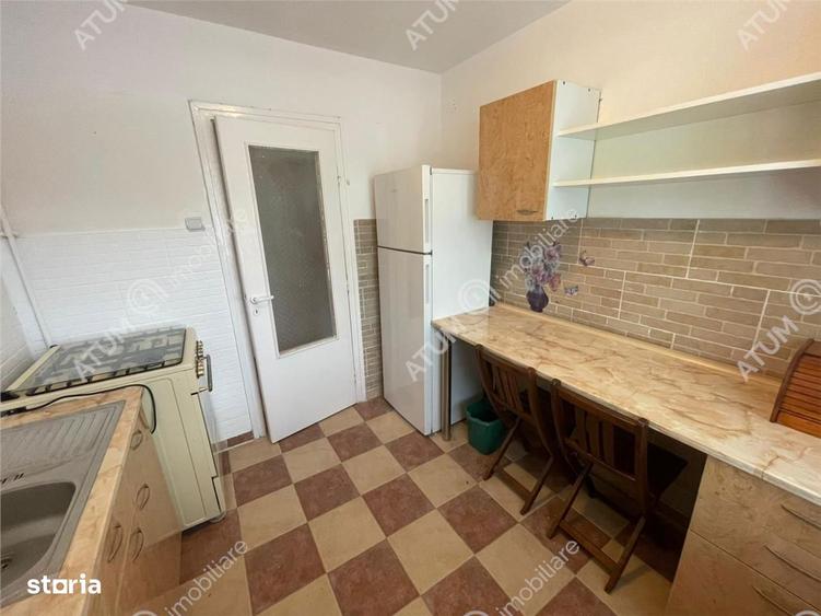 Apartament cu 3 camere semidecomandat în Terezian