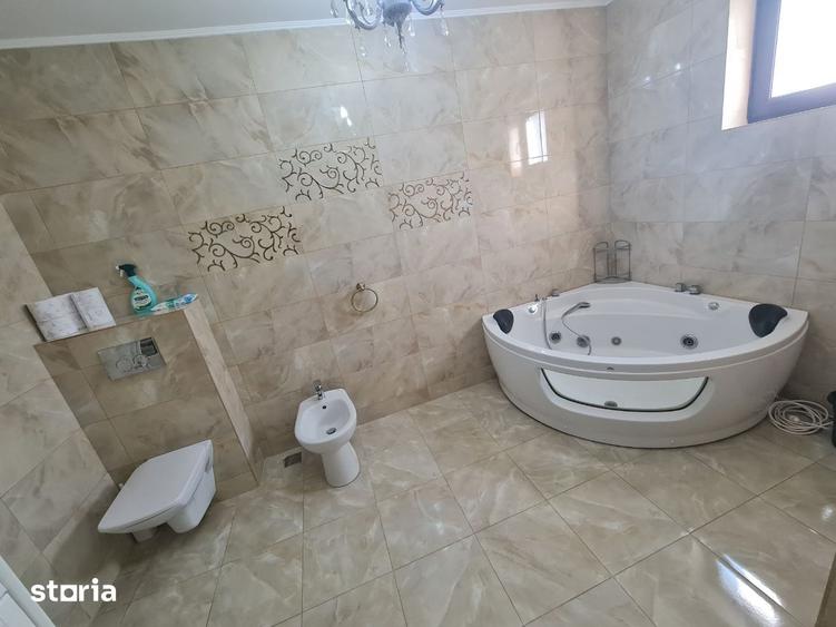 Casă cu 4 camere cu Teren 170 Mp în Central