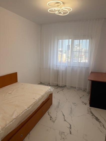 Apartament cu 3 camere decomandat, mobilat în Banu Manta