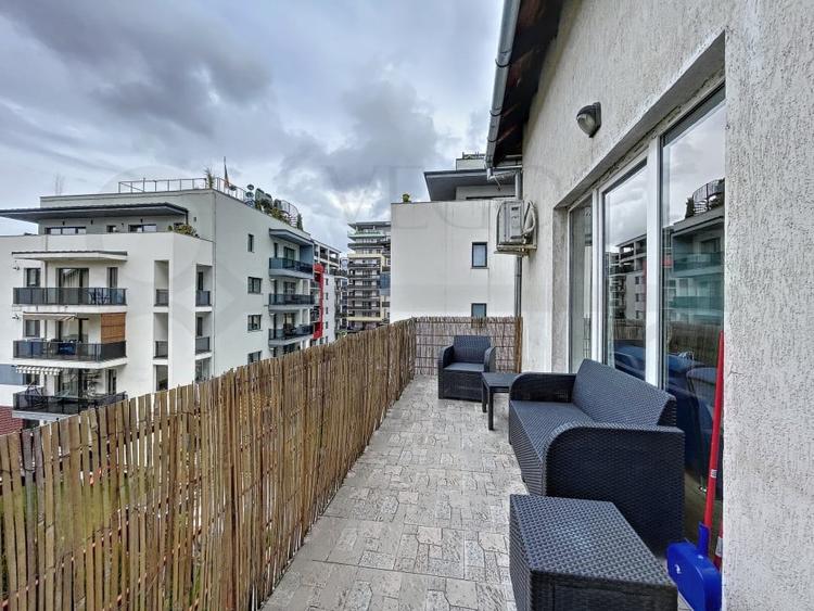 Apartament cu 2 camere semidecomandat, mobilat în Bună Ziua