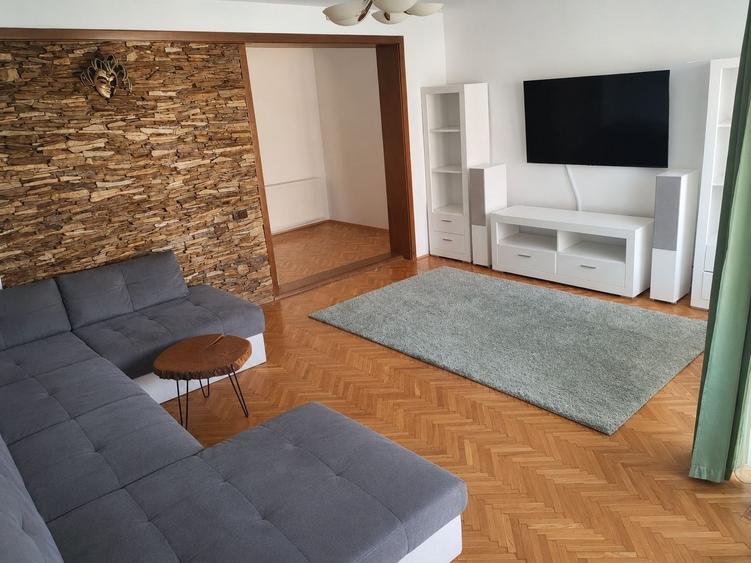Casă cu 4 camere în Central