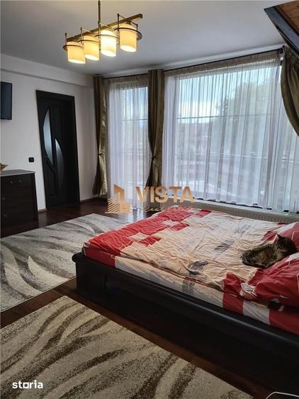 Casă cu 5 camere cu Teren 425 Mp în Florilor
