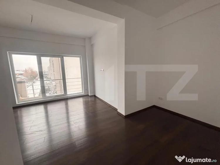 Apartament cu 3 camere decomandat în Viforâta