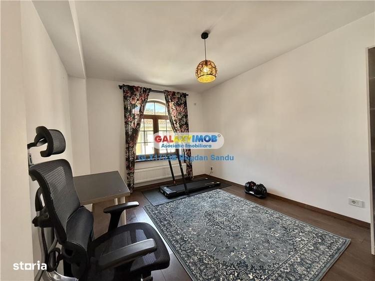 Casă cu 4 camere în Joița