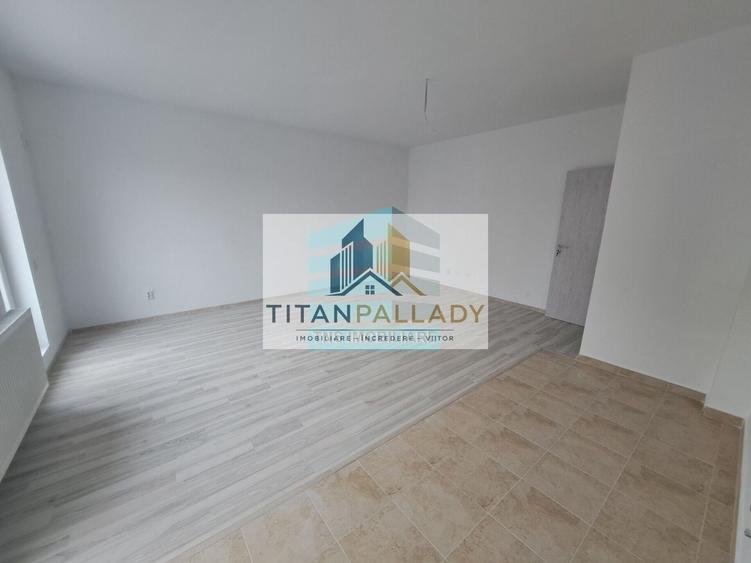 Apartament cu 4 camere decomandat în Titan
