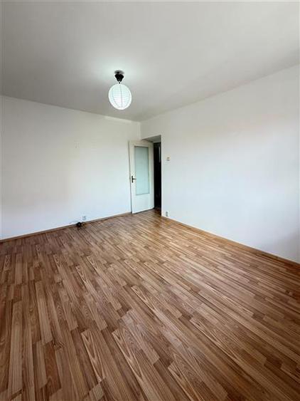 Apartament cu 2 camere decomandat în Griviței