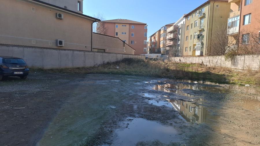 Teren Construcții intravilan de 840 mp, în Kamsas