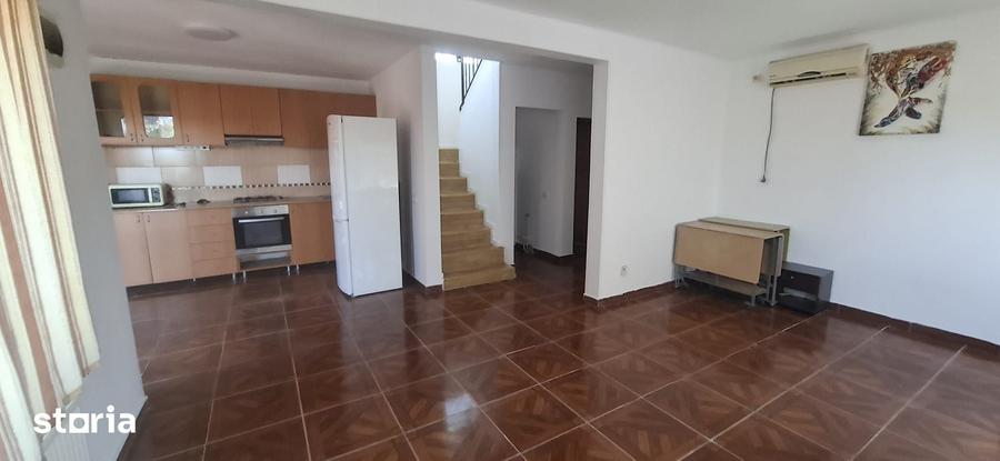 Casă cu 8 camere cu Teren 776 Mp în Central