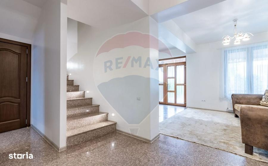Casă cu 4 camere în Dumbrăveni