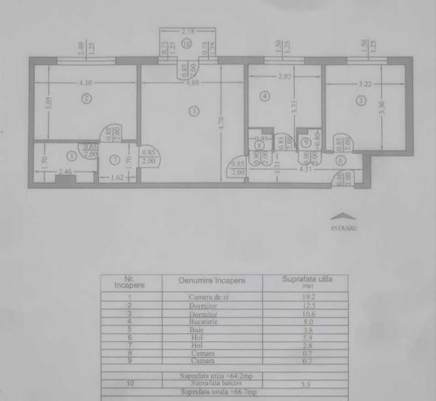 Apartament cu 3 camere semidecomandat în Central