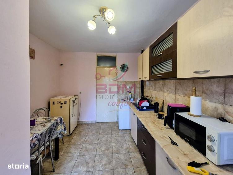 Apartament cu 3 camere decomandat în Central