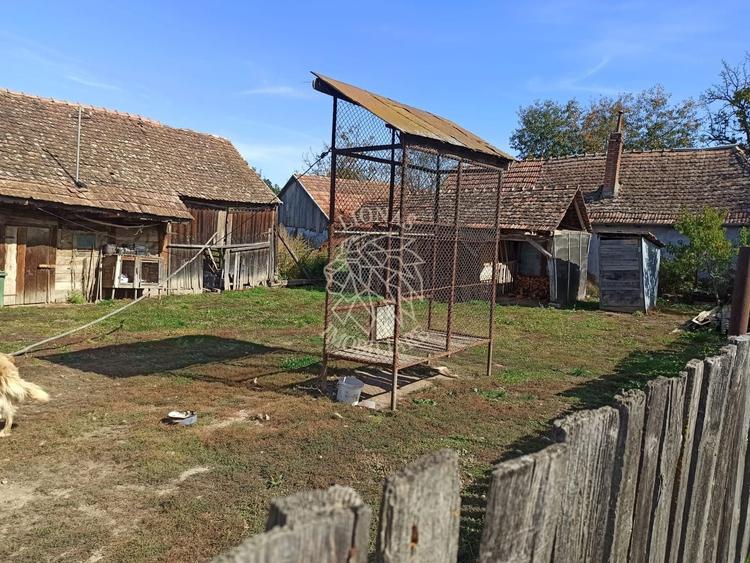 Casă individuală cu 2 camere cu Canalizare în Teaca