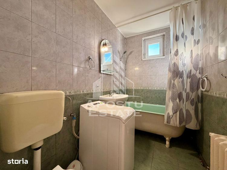 Apartament cu 3 camere, mobilat în Complex Studențesc