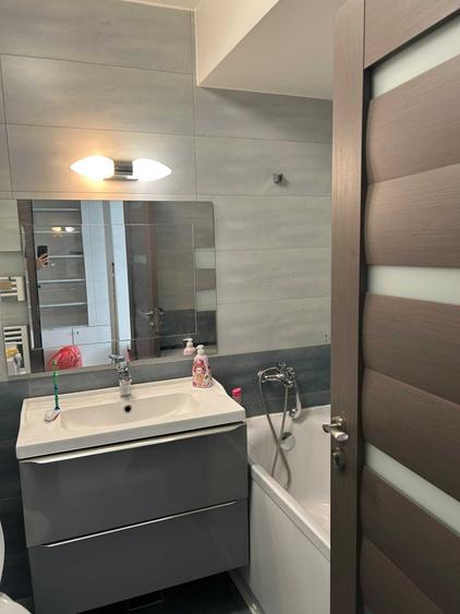 Apartament cu 2 camere, mobilat în Central