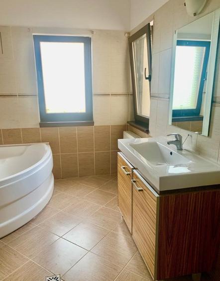 Casă cu 5 camere cu Teren 300 Mp în Brâncoveanu