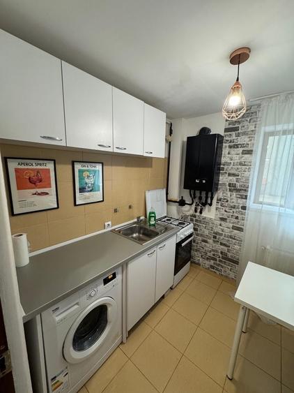 Apartament cu 2 camere decomandat în Regie