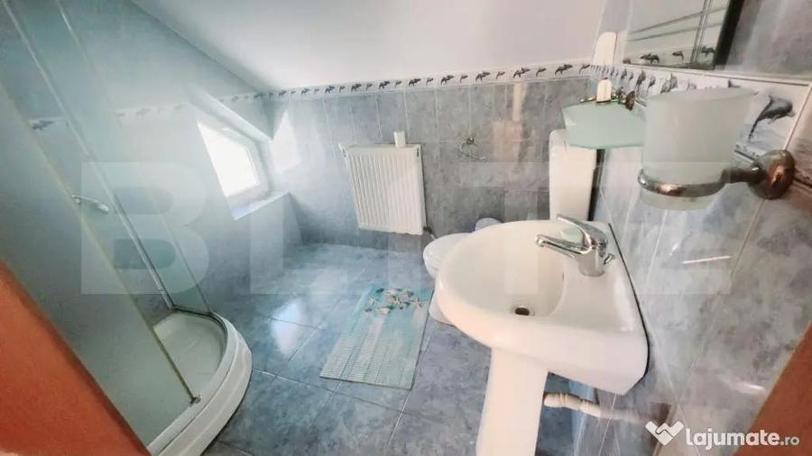 Apartament cu 3 camere decomandat în Micești
