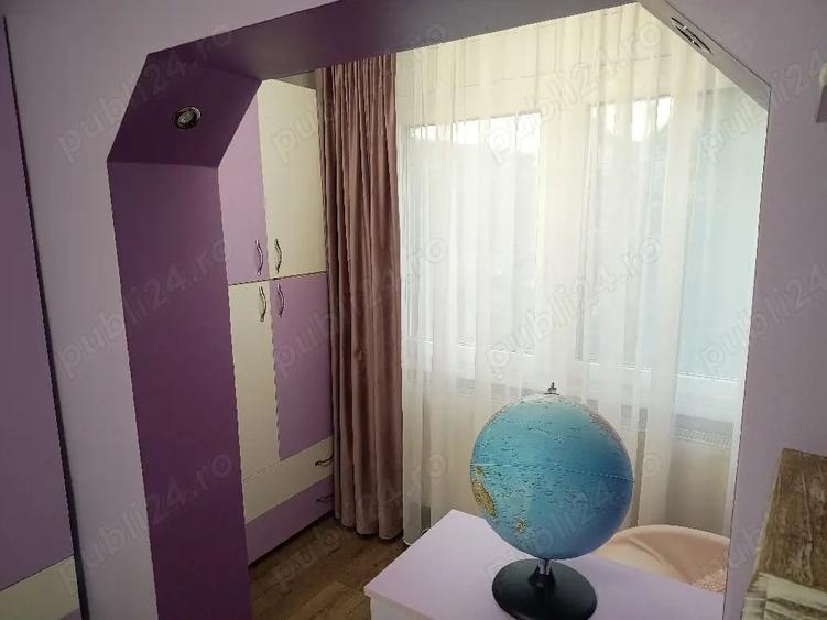 Apartament cu 4 camere decomandat în Lipovei