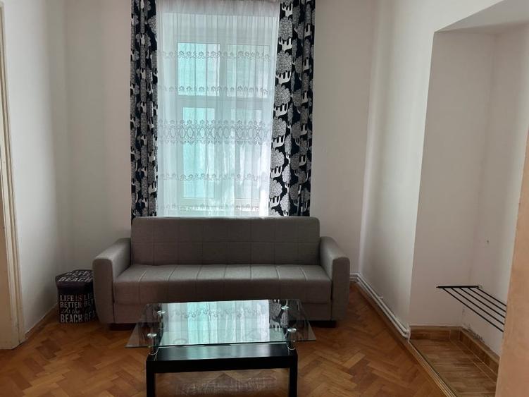 Apartament cu 2 camere nedecomandat, mobilat în Central