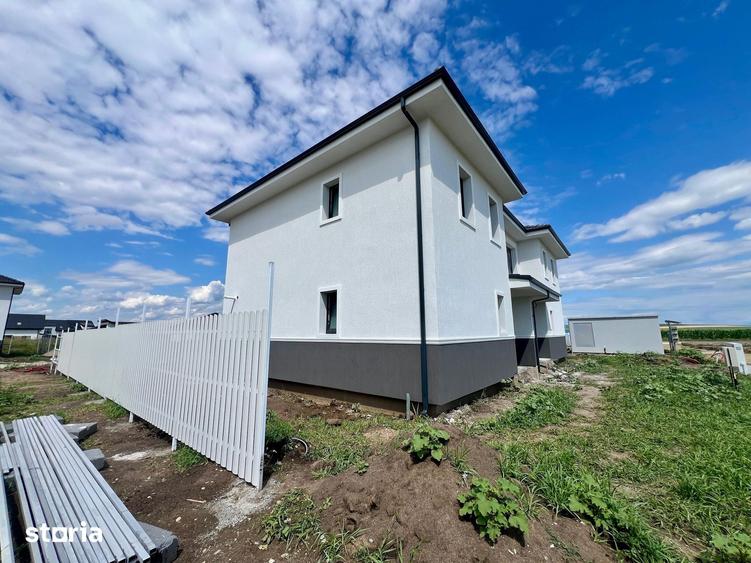 Casă cu 5 camere cu Teren 470 Mp în Șura Mică
