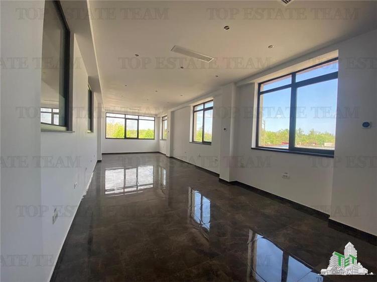 Birou, de 64.800003051758 mp, în Exterior Nord
