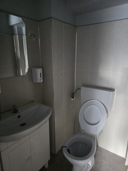 Spațiu comercial, de 62 mp, în Rovine