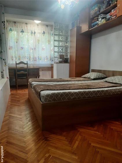 Apartament cu 4 camere semidecomandat, mobilat în Titan — fotografia 3