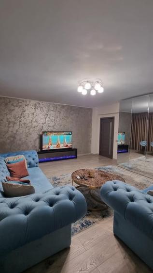 Apartament cu 3 camere decomandat, mobilat în