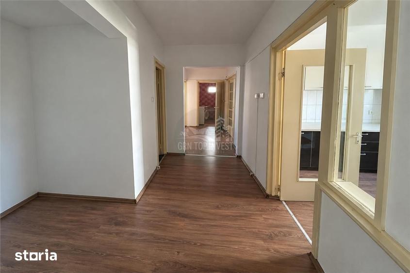 Apartament cu 3 camere decomandat în Mihai Viteazul