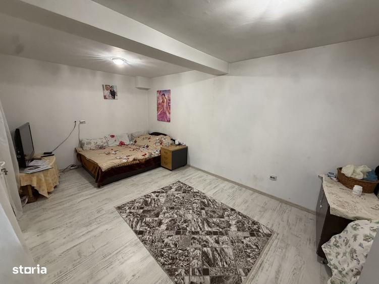 Casă cu 4 camere cu Teren 100 Mp în Central