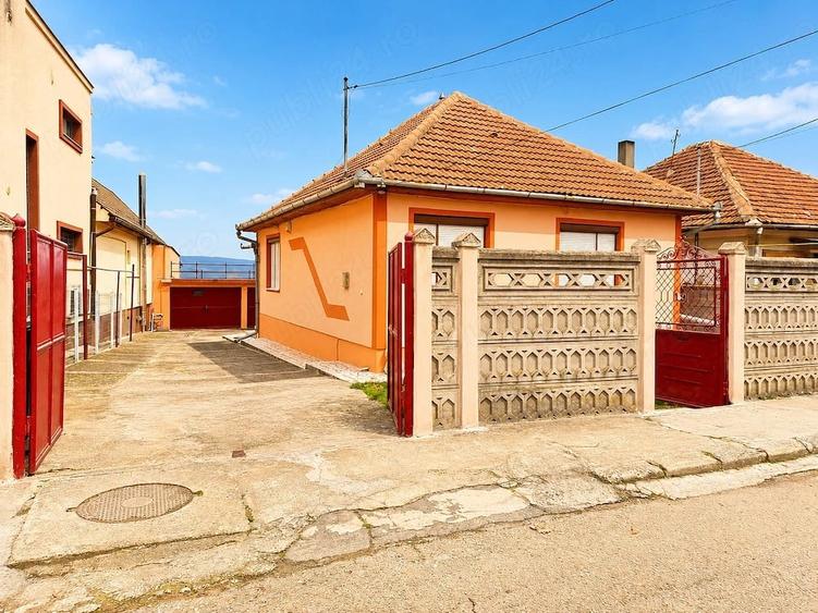 Casă cu 5 camere cu Teren 541 Mp în Hunedoara