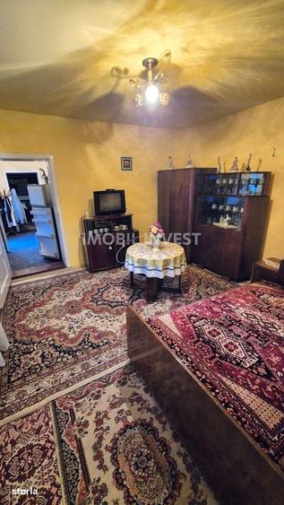 Casă cu 4 camere cu Teren 800 Mp în Teiu